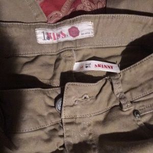 Jeans first kiss size 3